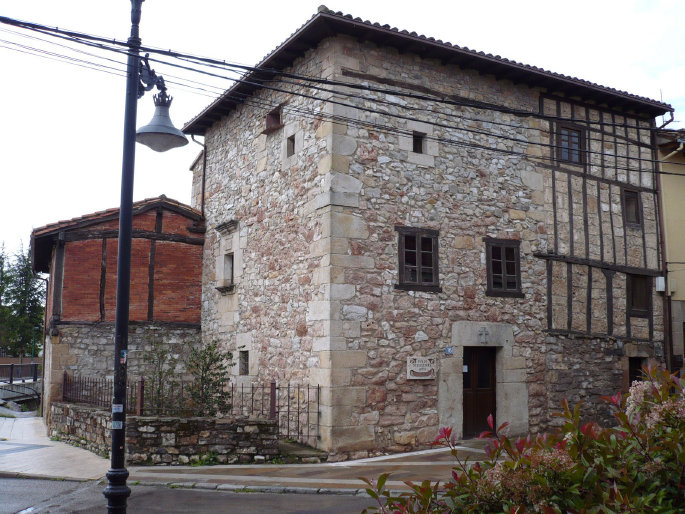 22aguilardecampoomonumentos010006.jpg